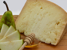 Load image into Gallery viewer, Formaggio Stagionato di Pura Capra - Agriturismo ParcoVerde